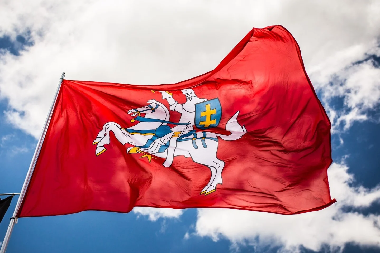 Populiariausios Muzikos ir Naujienų Radijo Stotys Lietuvoje: 2025 Metų Apžvalga